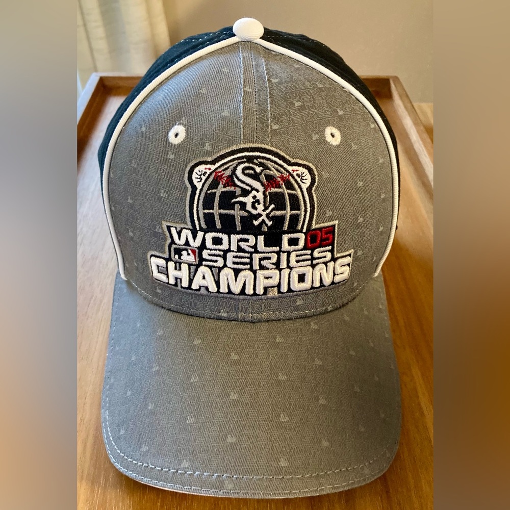 Chicago White Sox 2005 World Series Champions Locker Room Gray/Black Hat/Cap